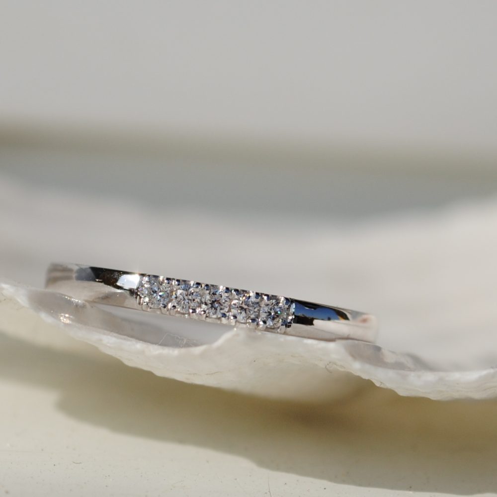 003              Prstienok 5 Diamantov